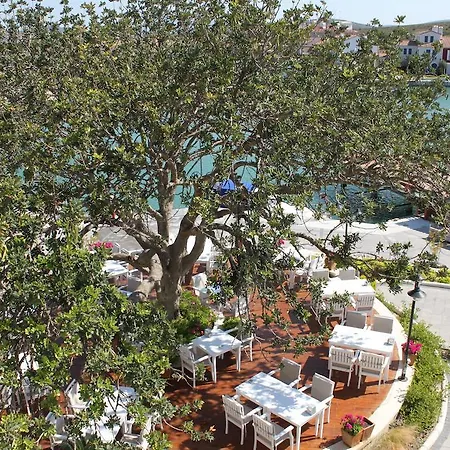 ホテル Port Deniz アラカティ