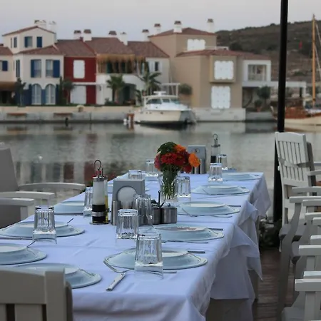 ホテル Port Deniz アラカティ