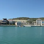 Port Deniz מלון